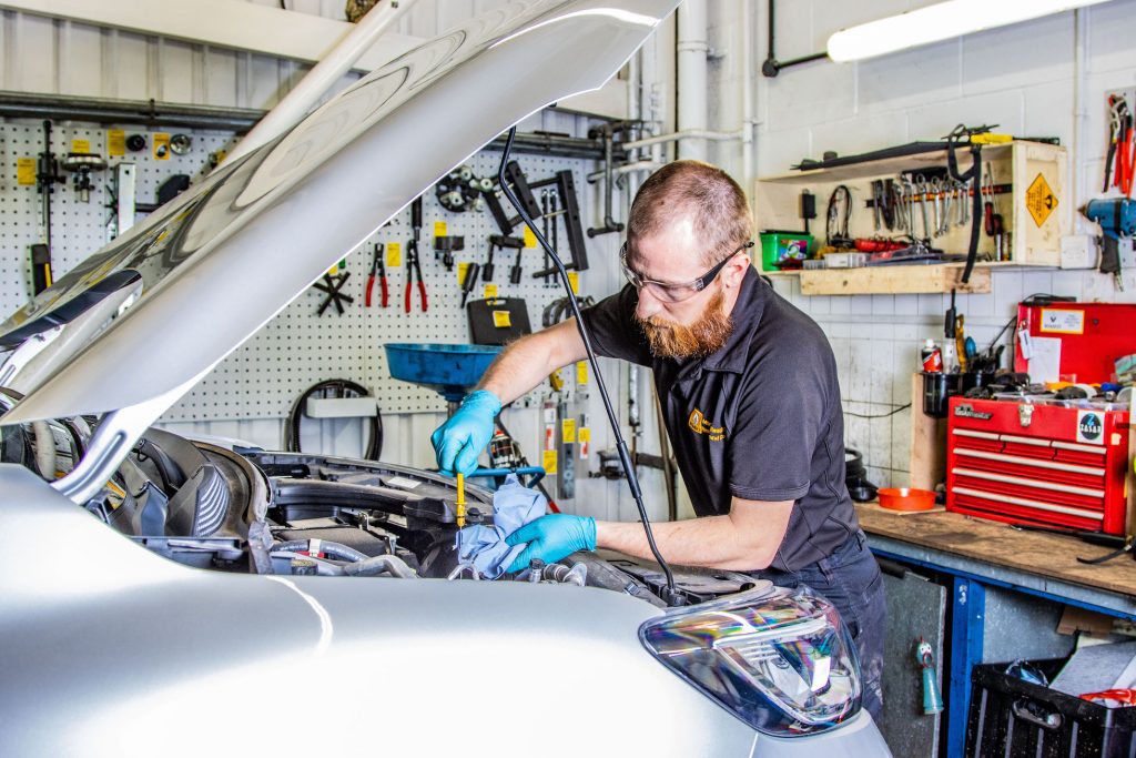 Renault and Dacia - Dacia Car Dealership and Servicing - Automotive Photography By Kent Wynne - KW Creative Automotive Photographer (C)