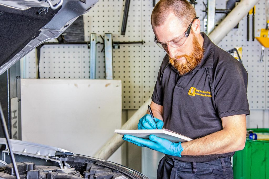 Renault and Dacia - Dacia Car Dealership and Servicing - Automotive Photography By Kent Wynne - KW Creative Automotive Photographer (C)